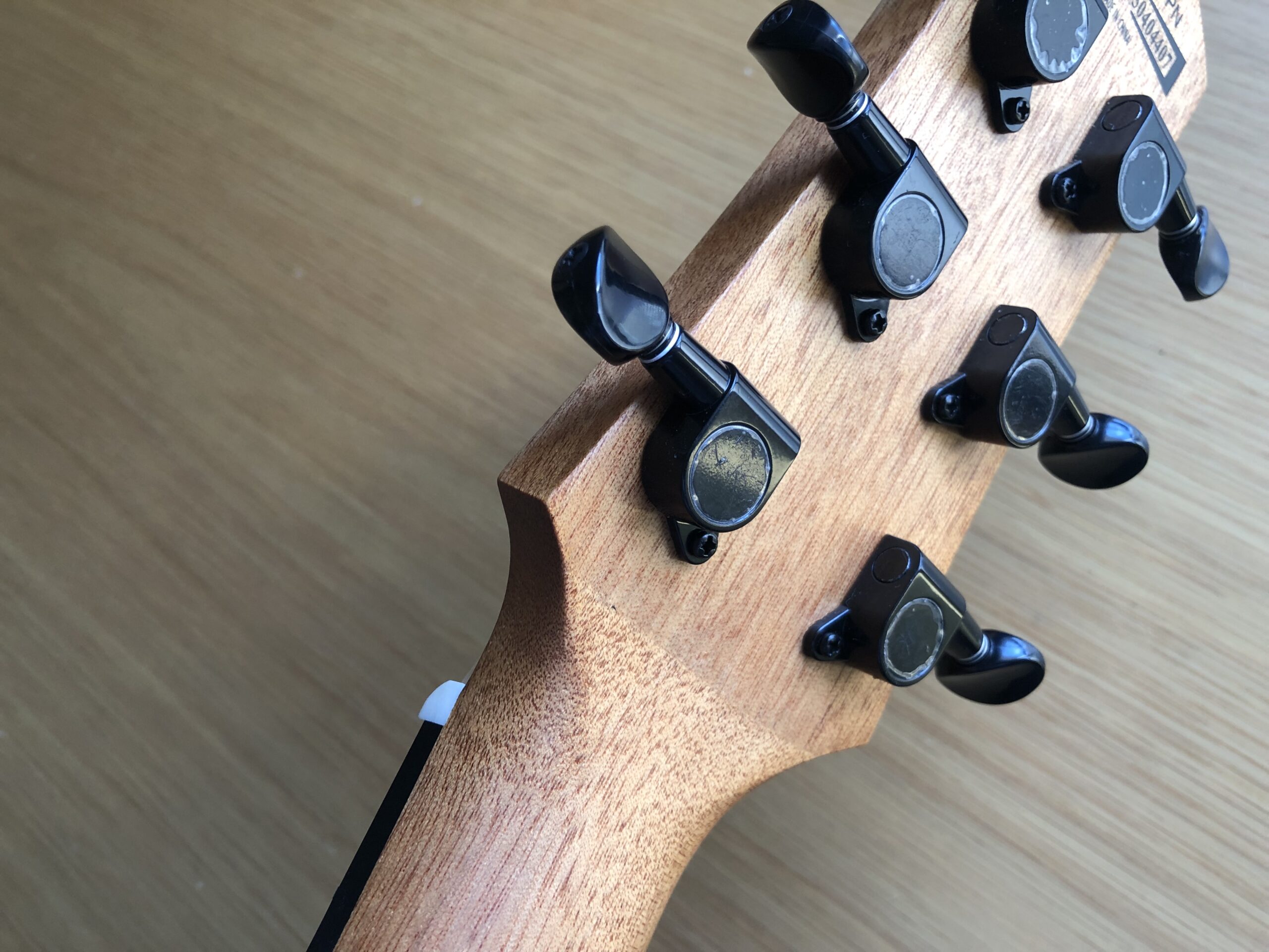 アイバニーズのミニギターの写真をちょっとだけ