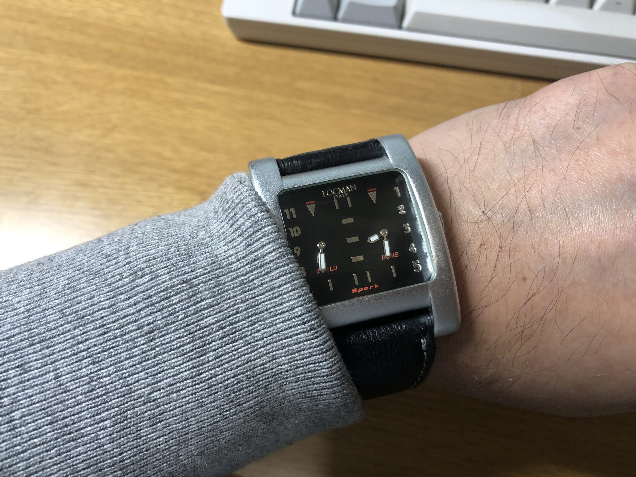 【買ったよ!】LOCMAN(ロックマン)のデュアルタイム時計がいい感じよ!