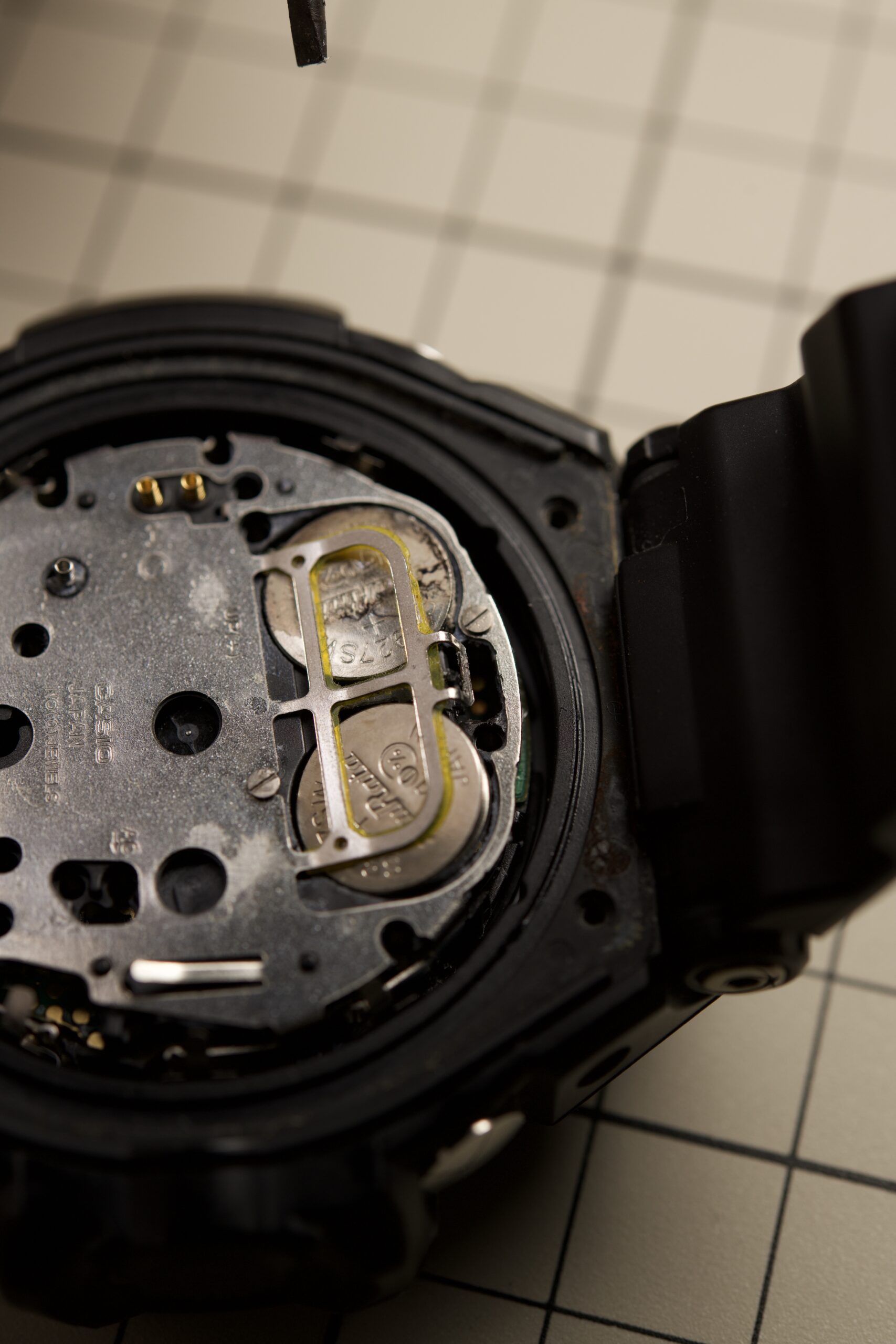 電池交換するぞ！GRAVITYMASTER GA-1100-1AJFの延命措置を行う