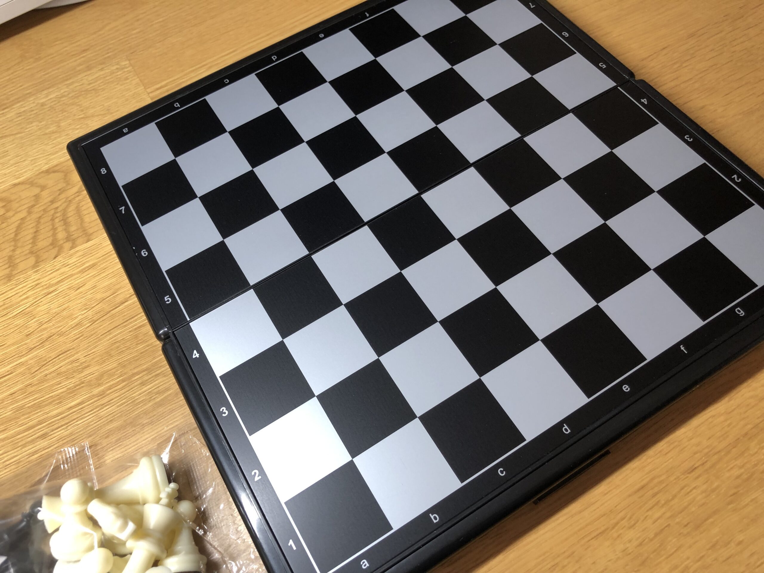 ダイソーのチェスセット（税込550円）を詳細に見ていくよ！