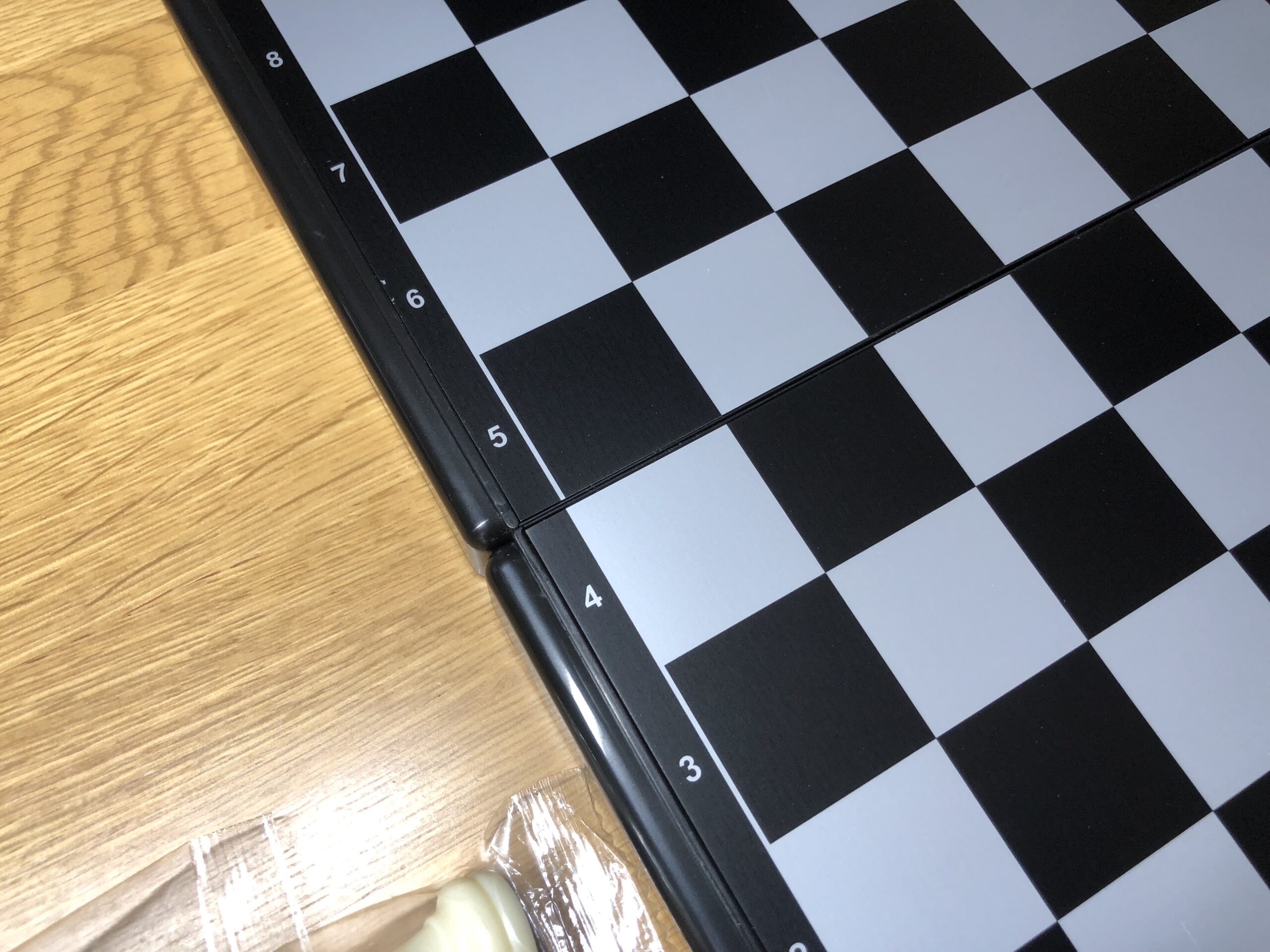 ダイソーのチェスセット（税込550円）を詳細に見ていくよ！