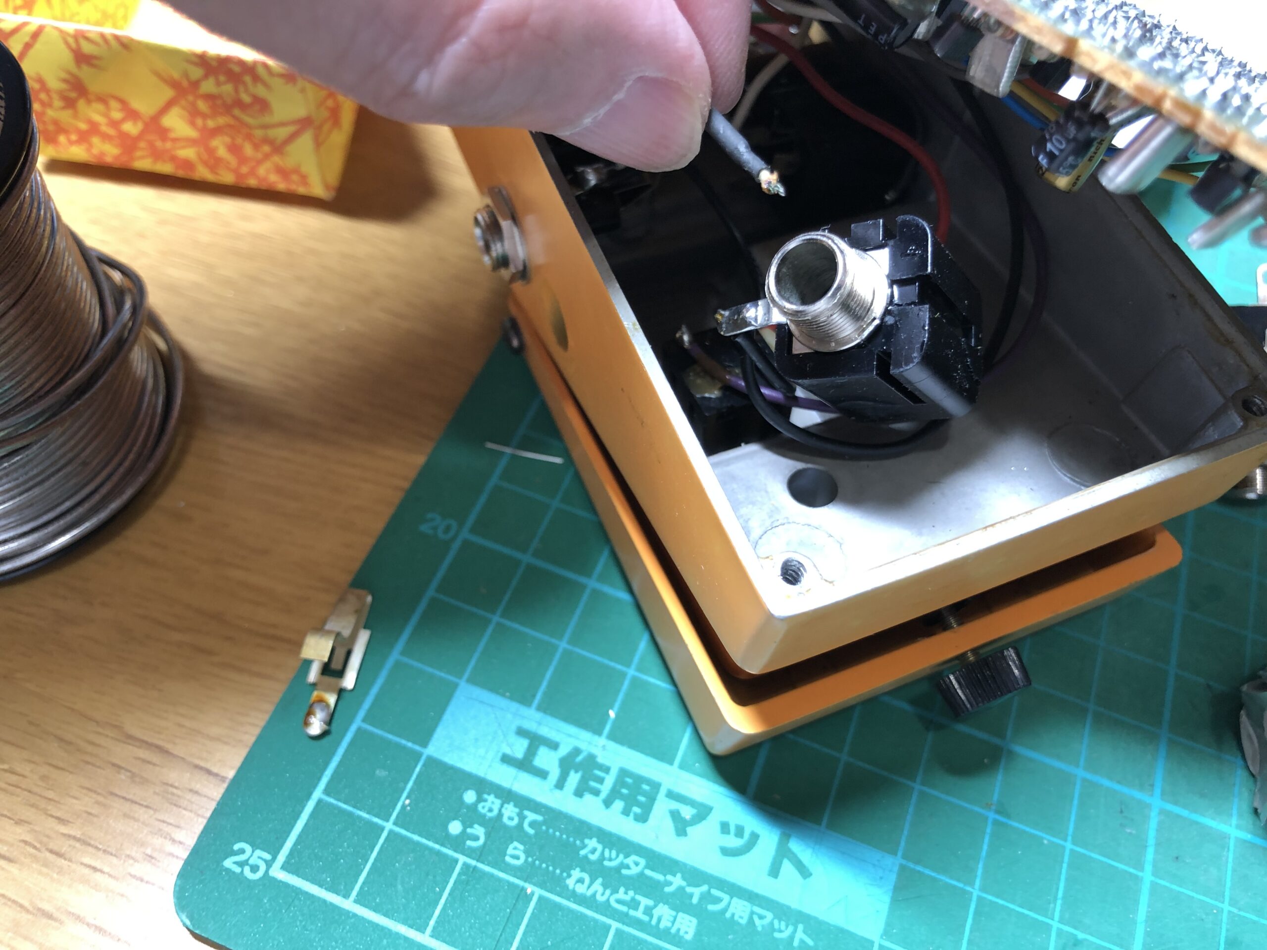 【ジャンク修理】BOSS DS-2 〜ガサゴソとエフェクトかかるのよ、、〜
