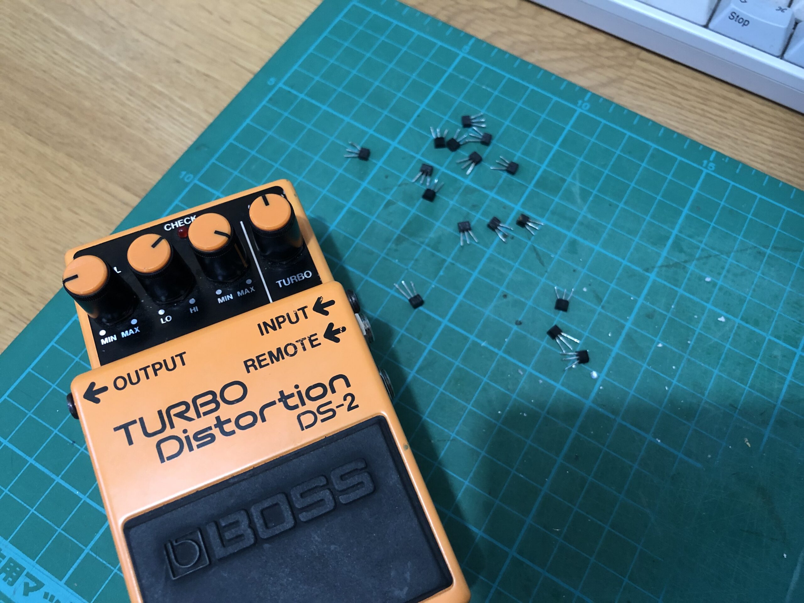 【ジャンク修理】BOSS DS-2 〜ガサゴソとエフェクトかかるのよ、、〜